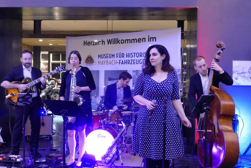 Firmenevent in Maybach Museum mit Band Sunny Side